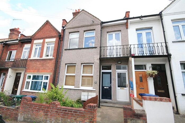 2 Bedroom Maisonette To Rent In Welbeck Road, Barnet, EN4