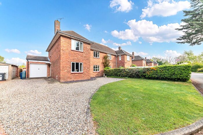 3 Bedroom Semi-detached House For Sale In Burma Road, Duxford, CB22
