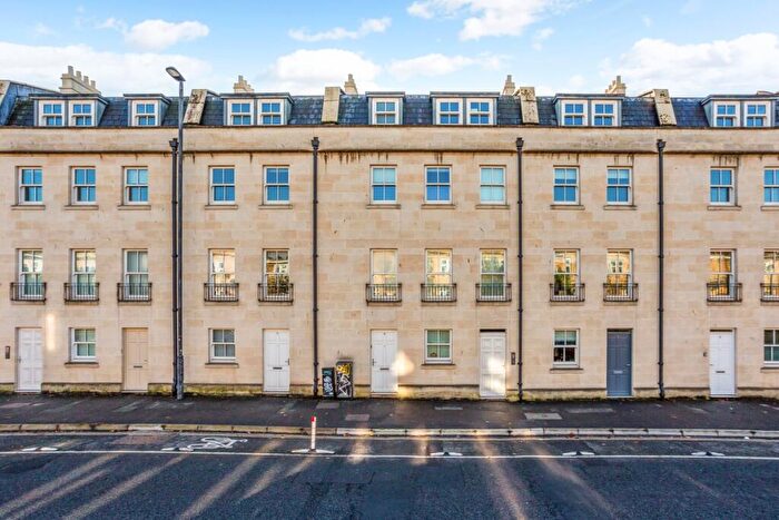 3 Bedroom Apartment To Rent In St. Georges Place Bath, BA1