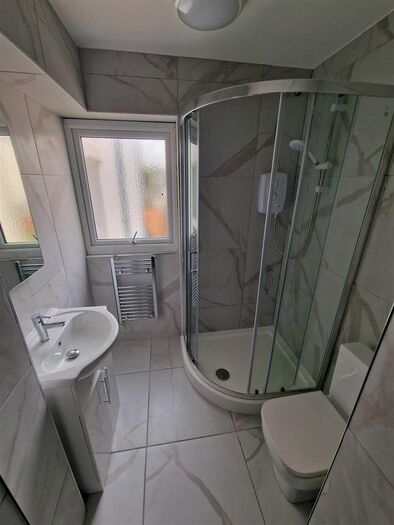 1 Bedroom Flat To Rent In Ninian Road, Roath, Cardiff, CF23