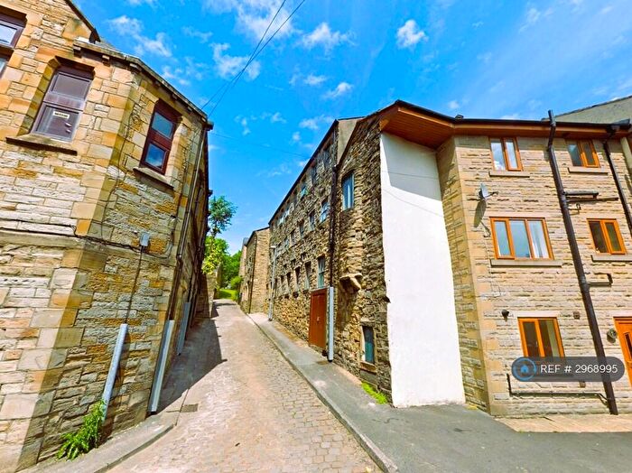 2 Bedroom Flat To Rent In Ightenhill Street, Padiham, Burnley, BB12