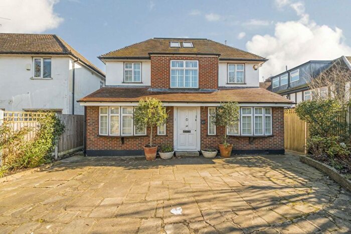 7 Bedroom Detached House To Rent In Green Lane, London, NW4