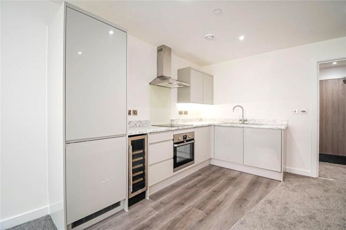 1 Bedroom Apartment To Rent In Strawberry Hill, Newbury, Berkshire, RG14