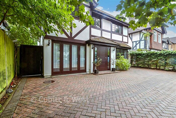4 Bedroom Detached House For Sale In Foxley Lane, Purley, Surrey, CR8