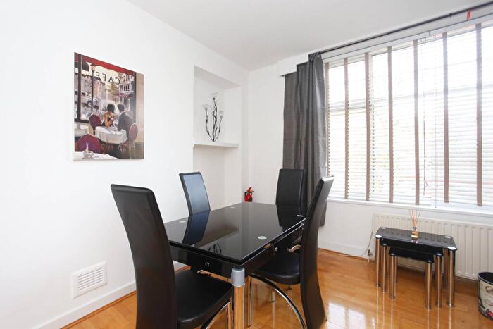 1 Bedroom Flat To Rent In Finchley Road, St John's Wood, London, NW8