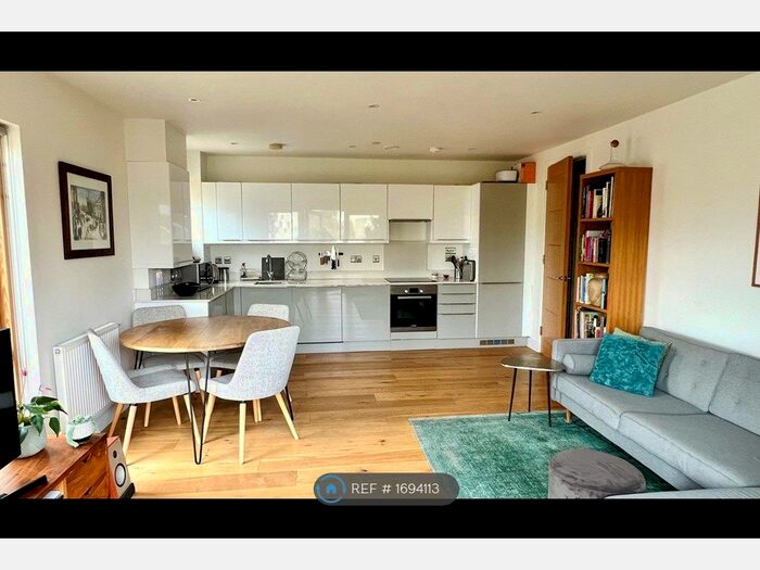 2 Bedroom Flat To Rent In Stoneway Walk, London, E3