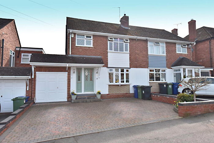 3 Bedroom Semi Detached House For Sale In Kingswinford, Court Crescent, DY6