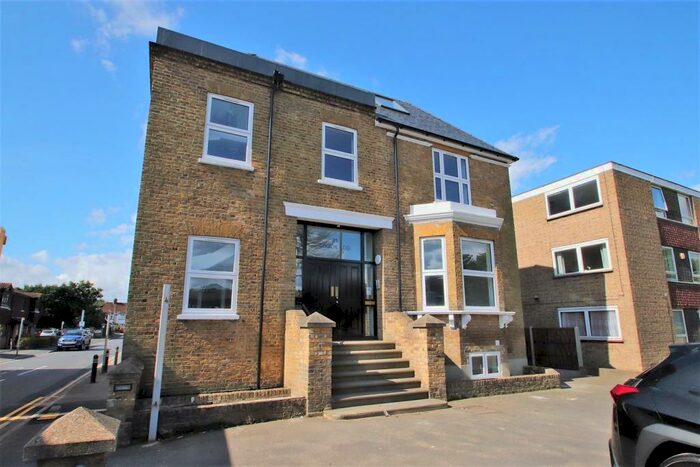 Flat To Rent In Crook Log, Bexleyheath, DA6