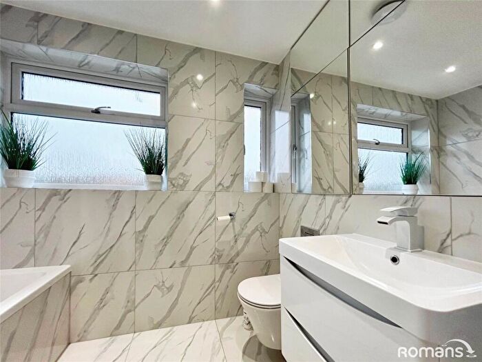 3 Bedroom End Of Terrace House For Sale In Beaulieu Gardens, Blackwater, Camberley, GU17