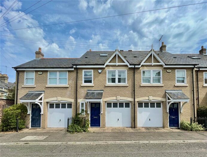 4 Bedroom Terraced House For Sale In Godesdone Road, Cambridge, CB5