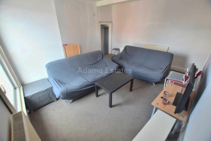 3 Bedroom Flat To Rent In Carnarvon Road, Reading, RG1