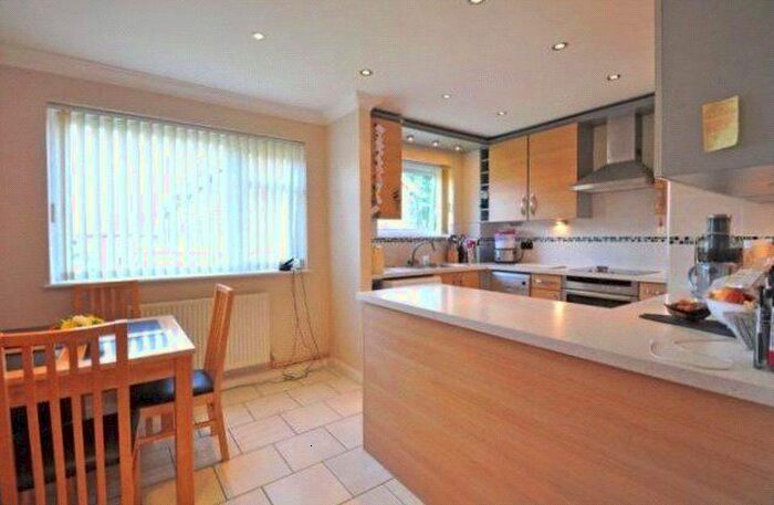 2 Bedroom Maisonette To Rent In Gringer Hill, Maidenhead, Berkshire, SL6