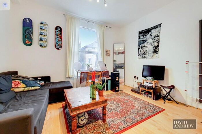 3 Bedroom Flat To Rent In Downs Road, London, E5