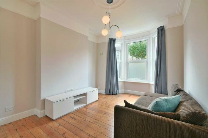 1 Bedroom Flat To Rent In Churchill Road, Willesden Green, NW2