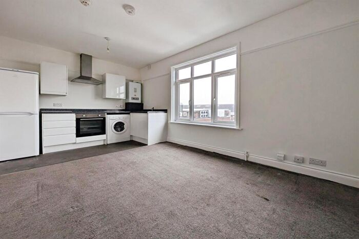 1 Bedroom Flat To Rent In Burlington Mansions, SO15