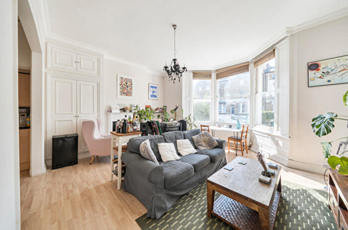 2 Bedroom Flat To Rent In Tufnell Park Road, Tufnell Park, London, N7