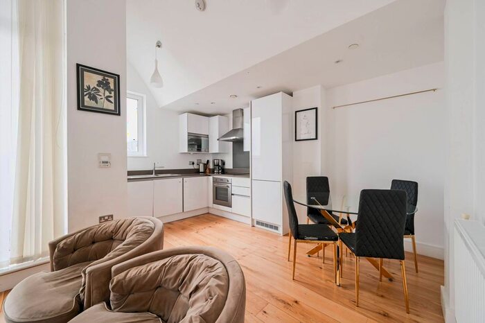 2 Bedroom Flat To Rent In Thanet Tower, Caxton Street, Canning Town, London, E16