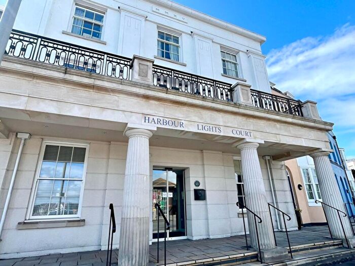 1 Bedroom Flat For Sale In North Quay, Weymouth, DT4