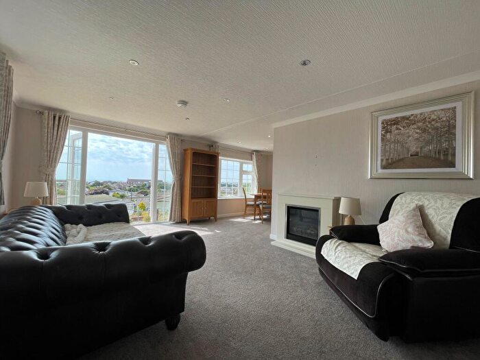 2 Bedroom Mobile Home To Rent In South Coast Road, Peacehaven, BN10