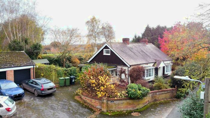 4 Bedroom Detached Bungalow For Sale In Bradfords Lane, Newent, GL18