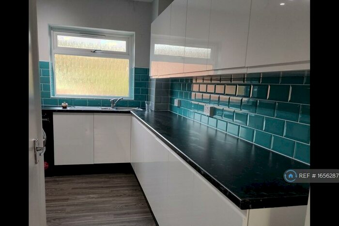 4 Bedroom Maisonette To Rent In Ridingleaze, Bristol, BS11