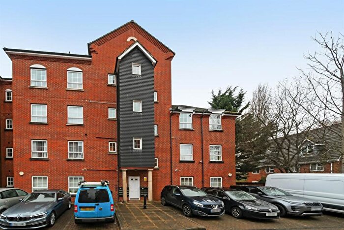 2 Bedroom Apartment To Rent In Hunters Wharf, Katesgrove Lane, Reading, RG1