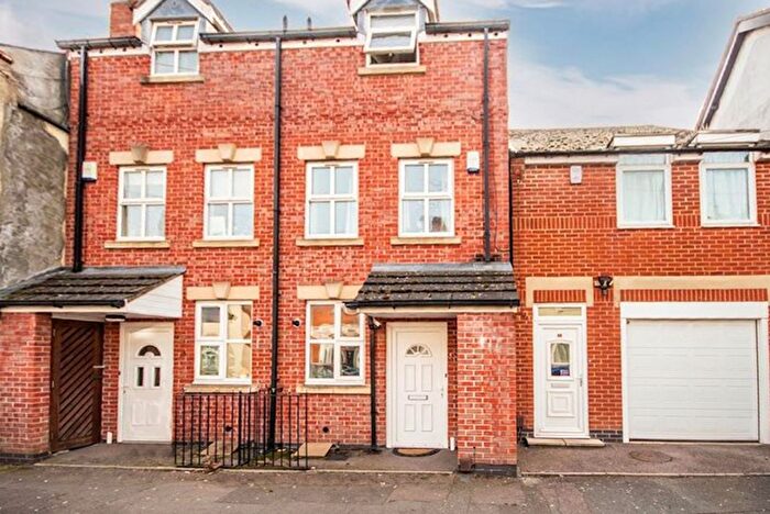 4 Bedroom Terraced House For Sale In Latimer Street, Leicester, LE3