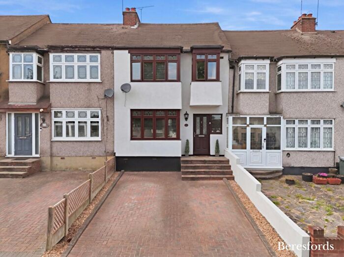 3 Bedroom Terraced House For Sale In Havering Road, Romford, RM1