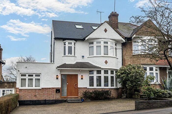 4 Bedroom Semi Detached House For Sale In Netherlands Road, Barnet, EN5