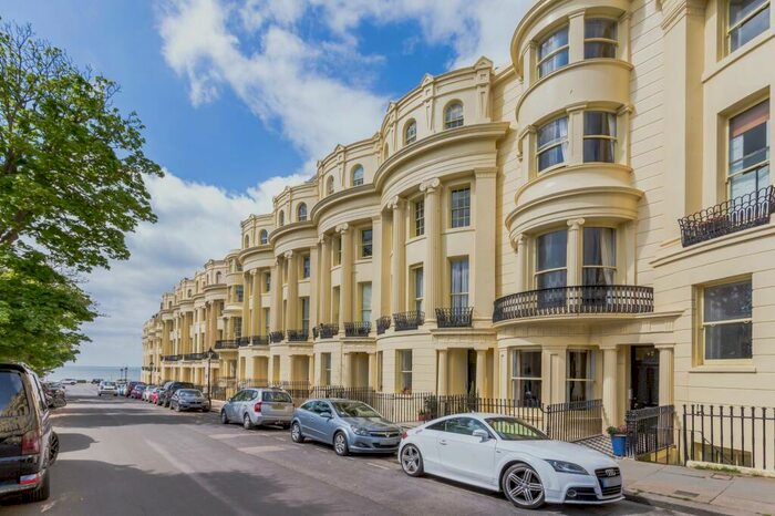 2 Bedroom Flat To Rent In Brunswick Square, Brunswick Square, BN3