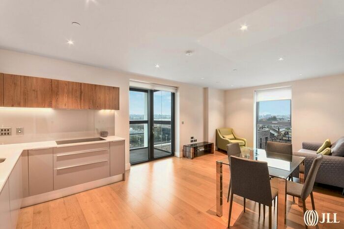 2 Bedroom Flat To Rent In St. Josephs Street, London, SW8