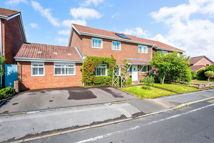 4 Bedroom Detached House For Sale In Lower Heyshott, Petersfield, Hampshire, GU31