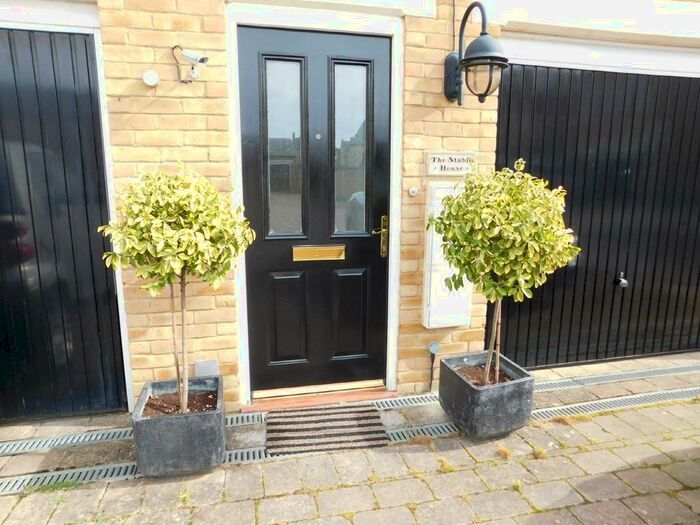 2 Bedroom Apartment To Rent In Dickens Boulevard, Stotfold, SG5