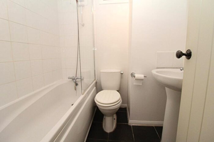 1 Bedroom Flat For Sale In Crown Place, Bedford, MK42