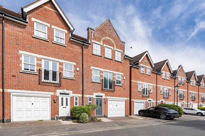 4 Bedroom End Of Terrace House For Sale In Plater Drive, Walton Manor, OX2