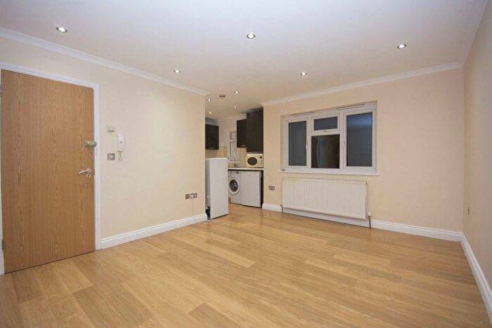 1 Bedroom Flat To Rent In Dartmouth Road, London, NW4