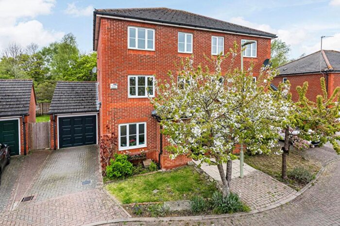 4 Bedroom Semi-Detached House For Sale In Abbey Brook, Didcot, OX11