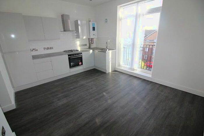 2 Bedroom Flat To Rent In Crosby Road South, Waterloo, Liverpool, L22