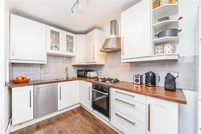 2 Bedroom Flat For Sale In Shooters Hill Road, Blackheath, SE3