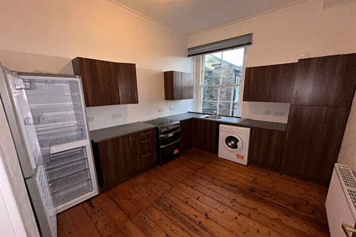 2 Bedroom Apartment To Rent In , Lorne Street, Edinburgh, F1