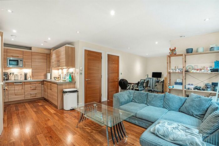 1 Bedroom Flat To Rent In Clerkenwell Road, London, EC1M