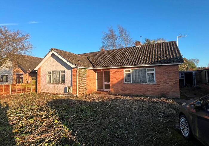 2 Bedroom Bungalow For Sale In Topcliffe Avenue, Salhouse, Norwich, Norfolk, NR13