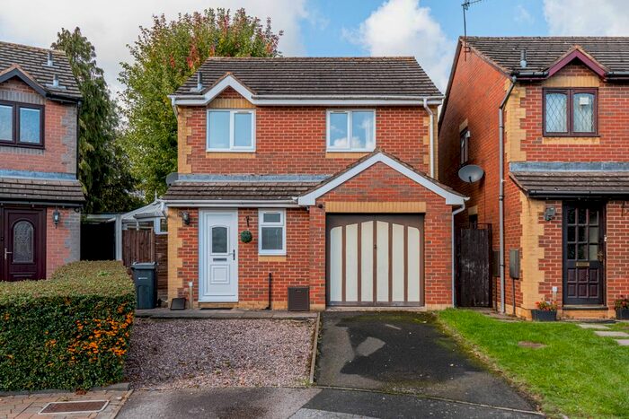 3 Bedroom Detached House To Rent In Cypress Grove, Birmingham, West Midlands, B31