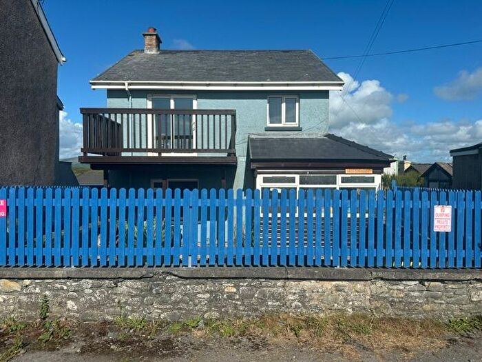 3 Bedroom Detached House For Sale In High Street, Borth, SY24