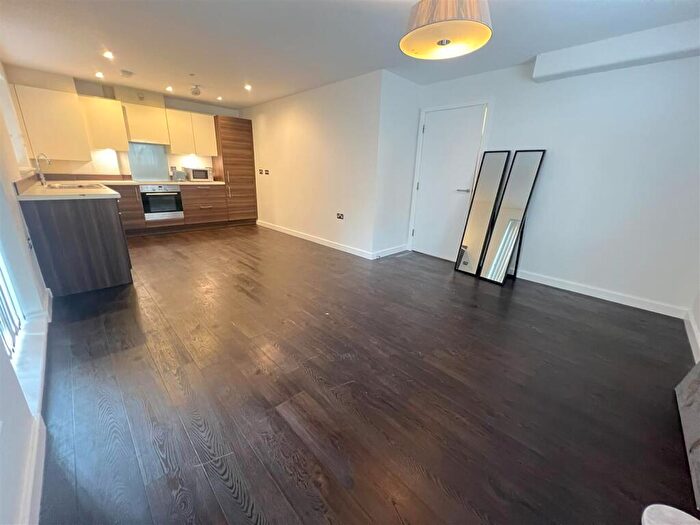 2 Bedroom Apartment To Rent In Glenalmond Avenue, Cambridge, CB2