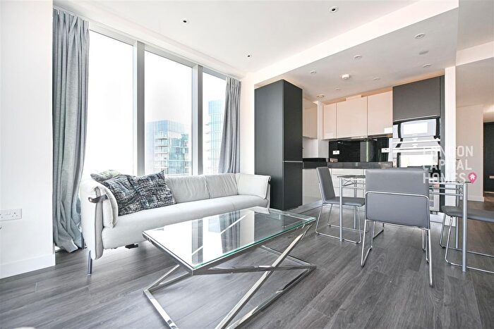 1 Bedroom Flat To Rent In Kingwood House, Chaucer Gardens, London, E1