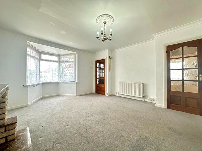 3 Bedroom Semi-Detached House To Rent In Sidcup Road, Kingstanding, B44