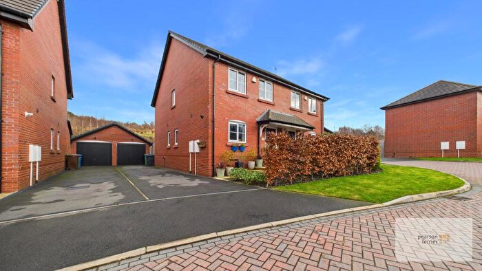 3 Bedroom Semi-Detached House For Sale In Lowes Road, Bury, BL9