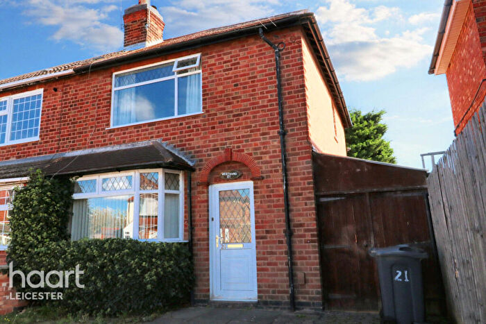2 Bedroom Semi-Detached House For Sale In Ardath Road, Leicester, LE4
