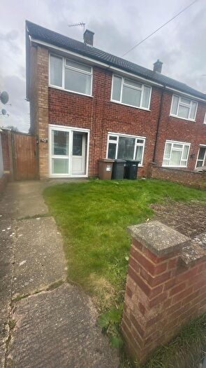3 Bedroom Semi-Detached House To Rent In Paddock Close, Luton, LU4